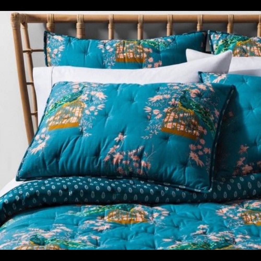 ISO Opalhouse, King Size, Peacocks. Duvet preferably, good with comforter too